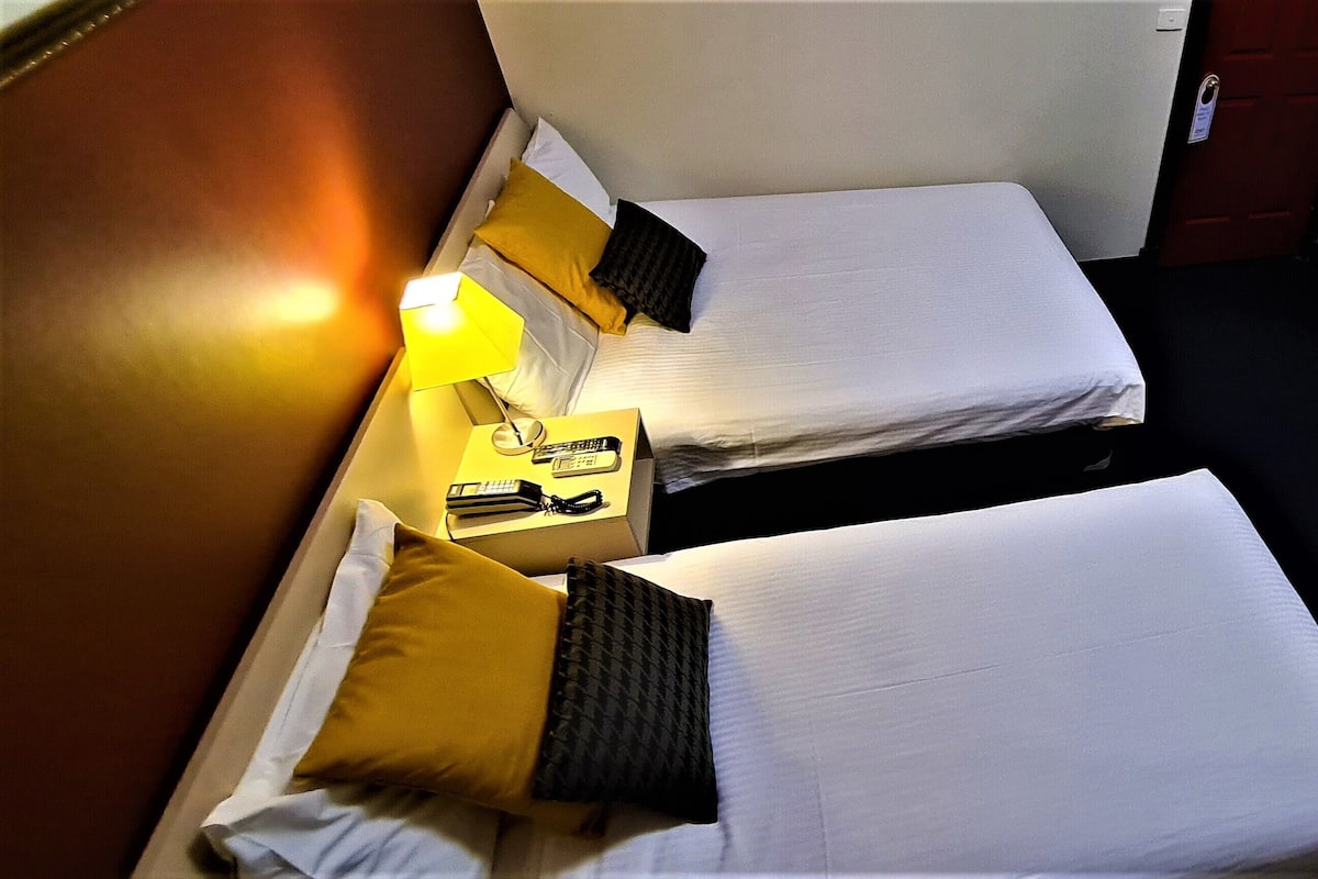 1 chambre, coffres-forts dans les chambres, bureau