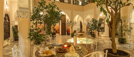 Breakfast, lunch, dinner served; Moroccan cuisine