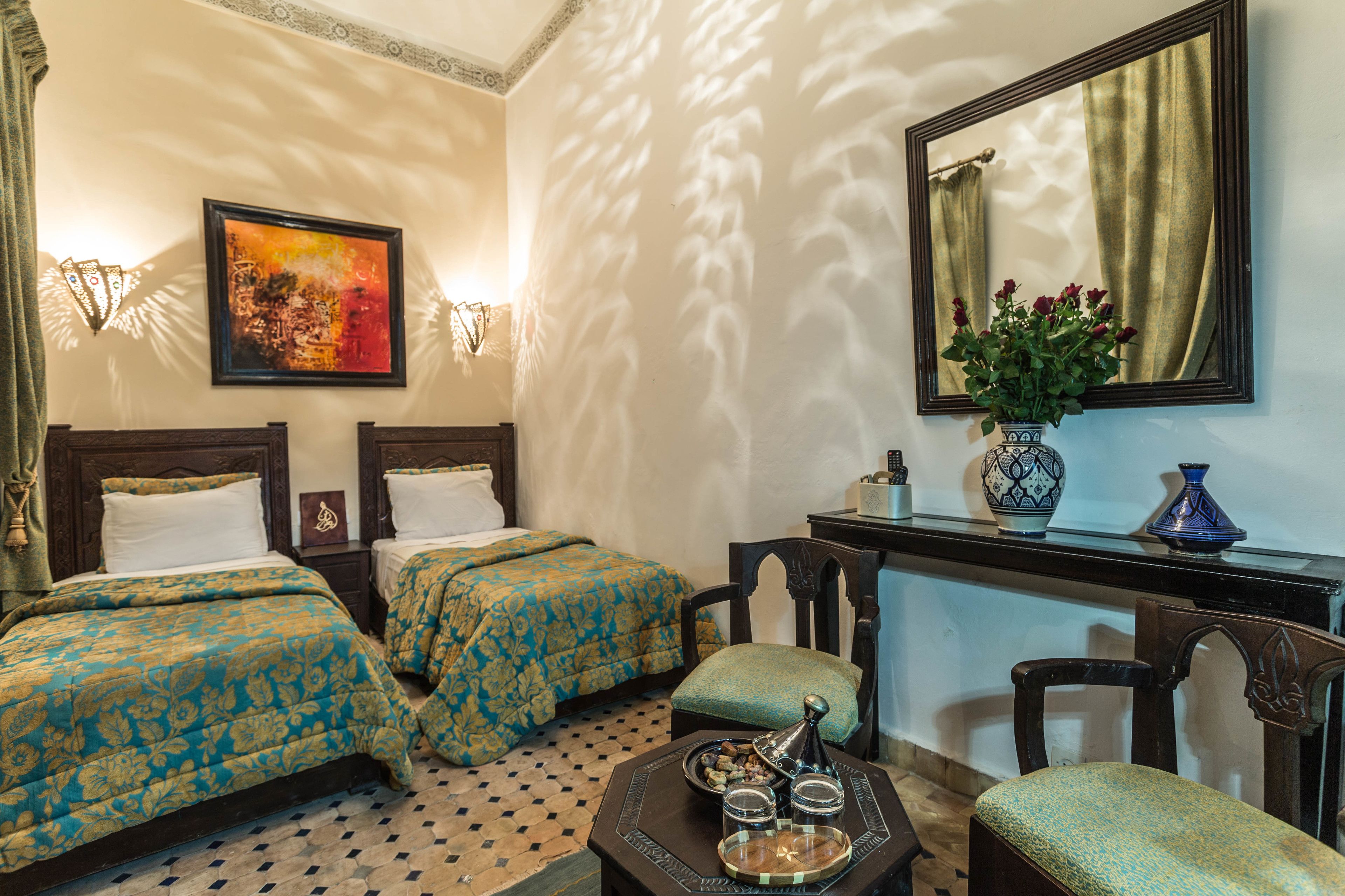 Comfort Double or Twin Room, Courtyard View | Living area | 33-inch flat-screen TV with satellite channels, Smart TV, books