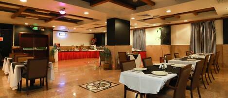 Petit déjeuner servi sur place