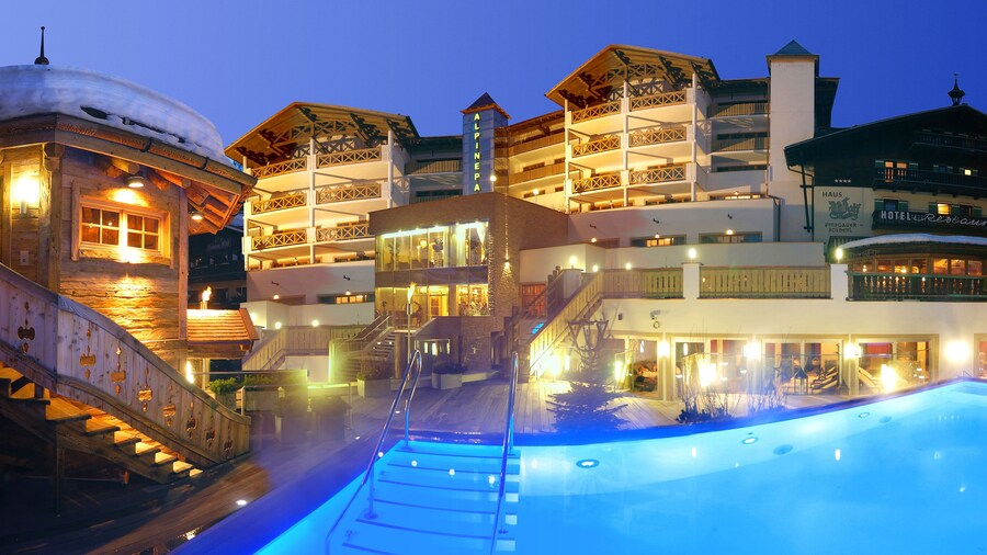 Hotel Alpine Palace