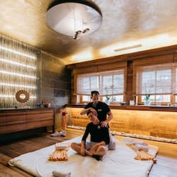 Espace de soins pour les couples, sauna, bain à remous, hammam