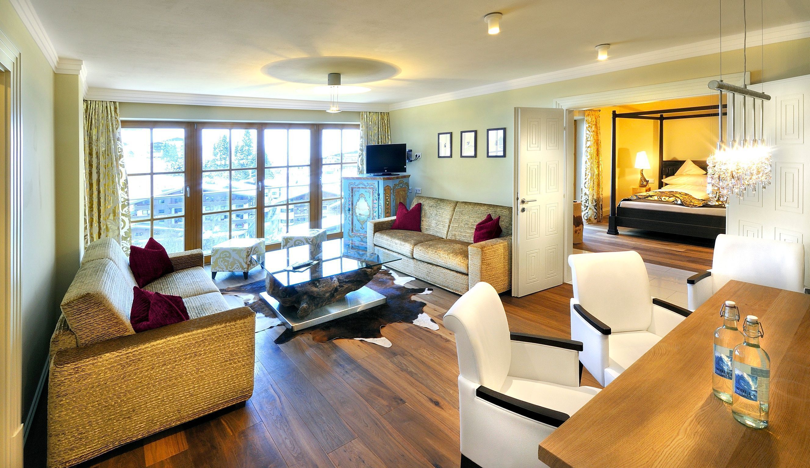 Suite de lujo, 2 habitaciones, vistas a la montaña | Ropa de cama de alta calidad, minibar, caja fuerte