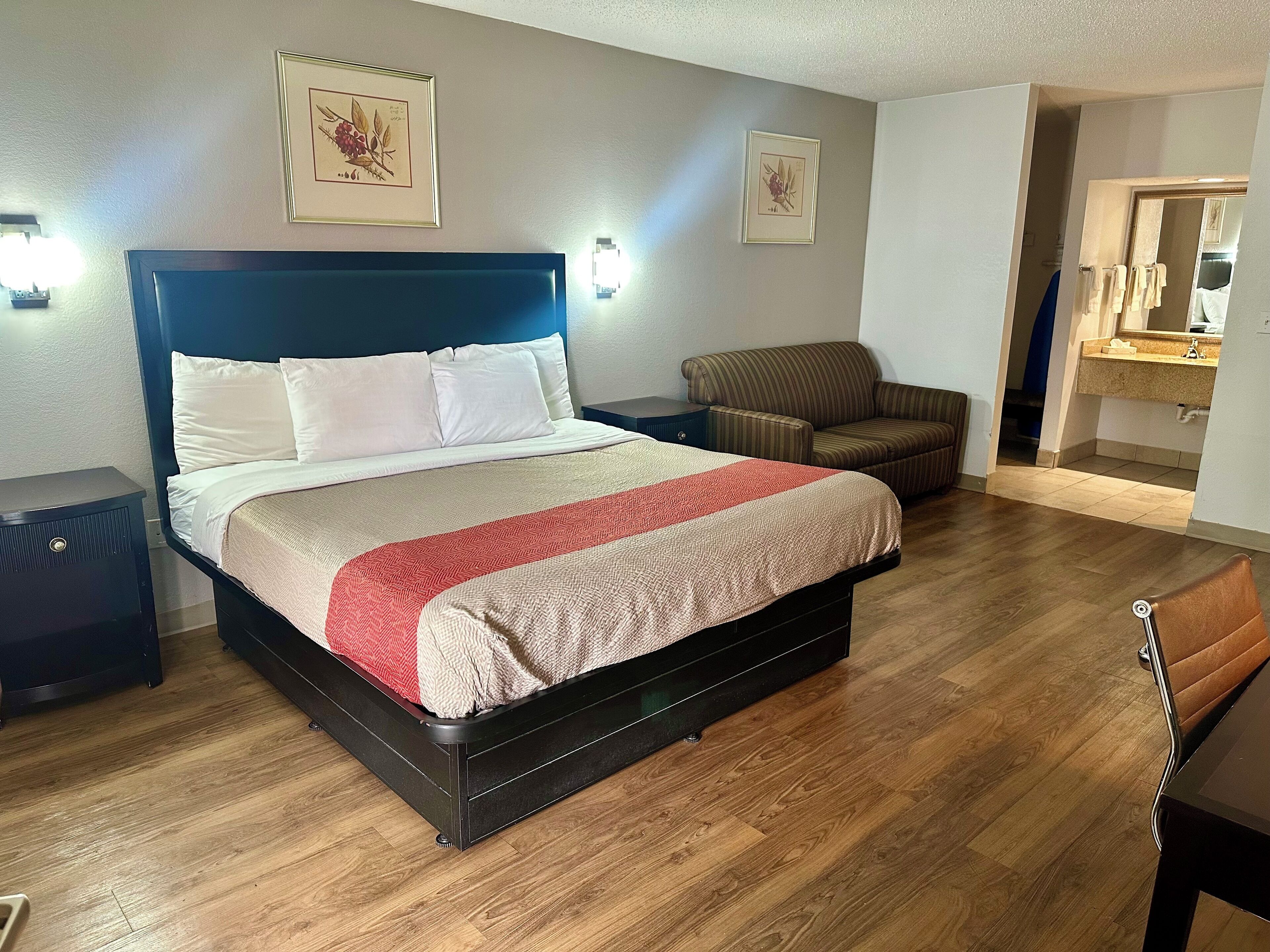 필로우탑 침대, 책상, 다리미/다리미판, 무료 WiFi