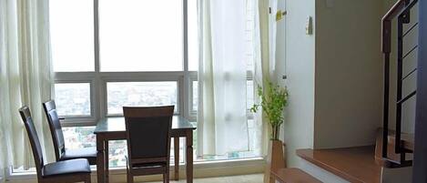 Cafetera de espresso y tetera eléctrica