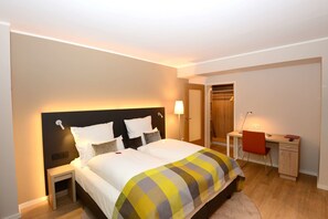 XL Apartment | Egyptian cotton sheets, premium bedding, desk, free WiFi - Frederics München City Schwabing (Munich)