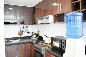 Espresso maker, electric kettle