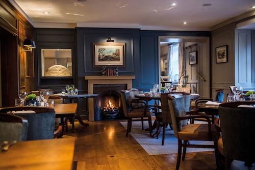 The Millstone, Mellor