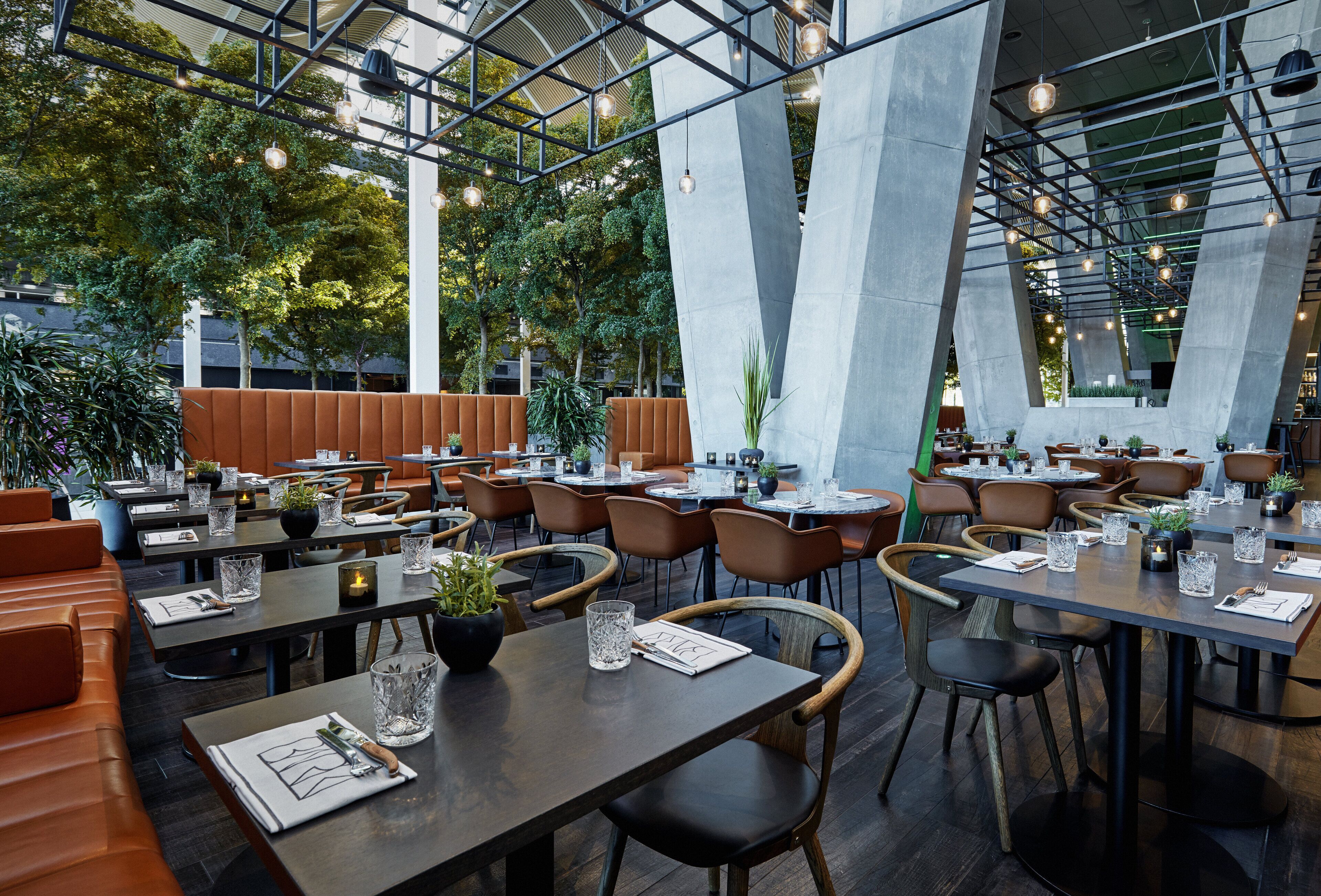 2 间餐厅，供应早餐、午餐和晚餐，国际美食