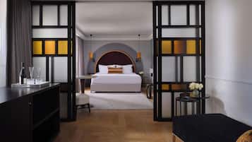 Deluxe Suite (Penthouse) | Pillowtop beds, minibar, in-room safe, blackout drapes