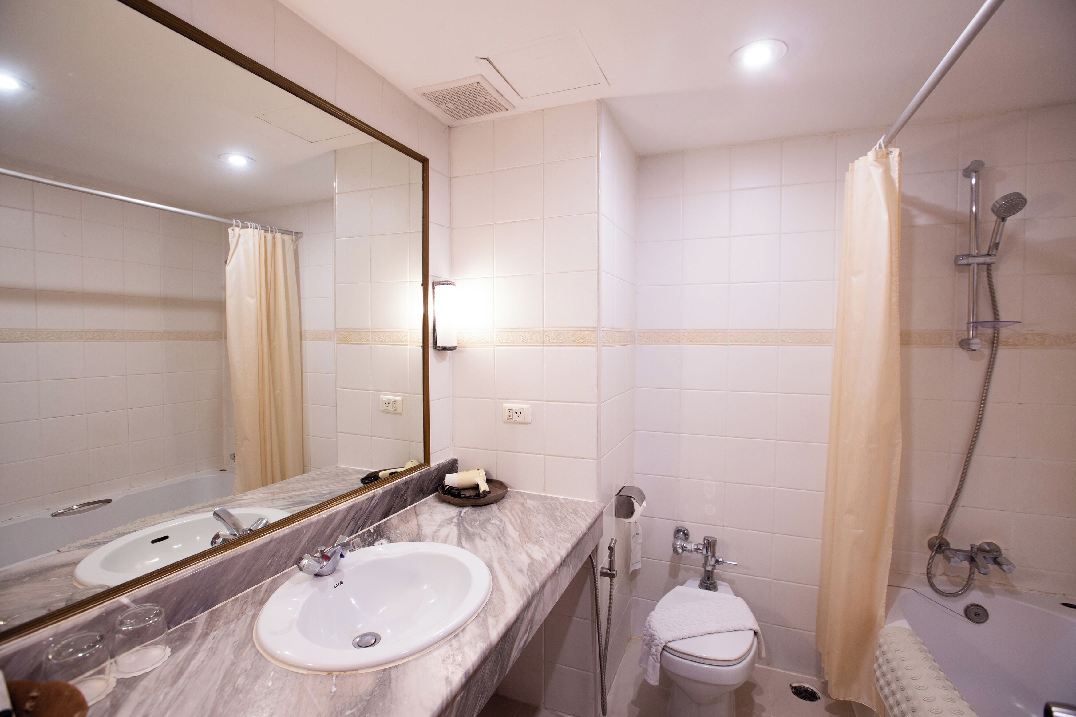 Foto - The Tarntawan Hotel Surawong Bangkok