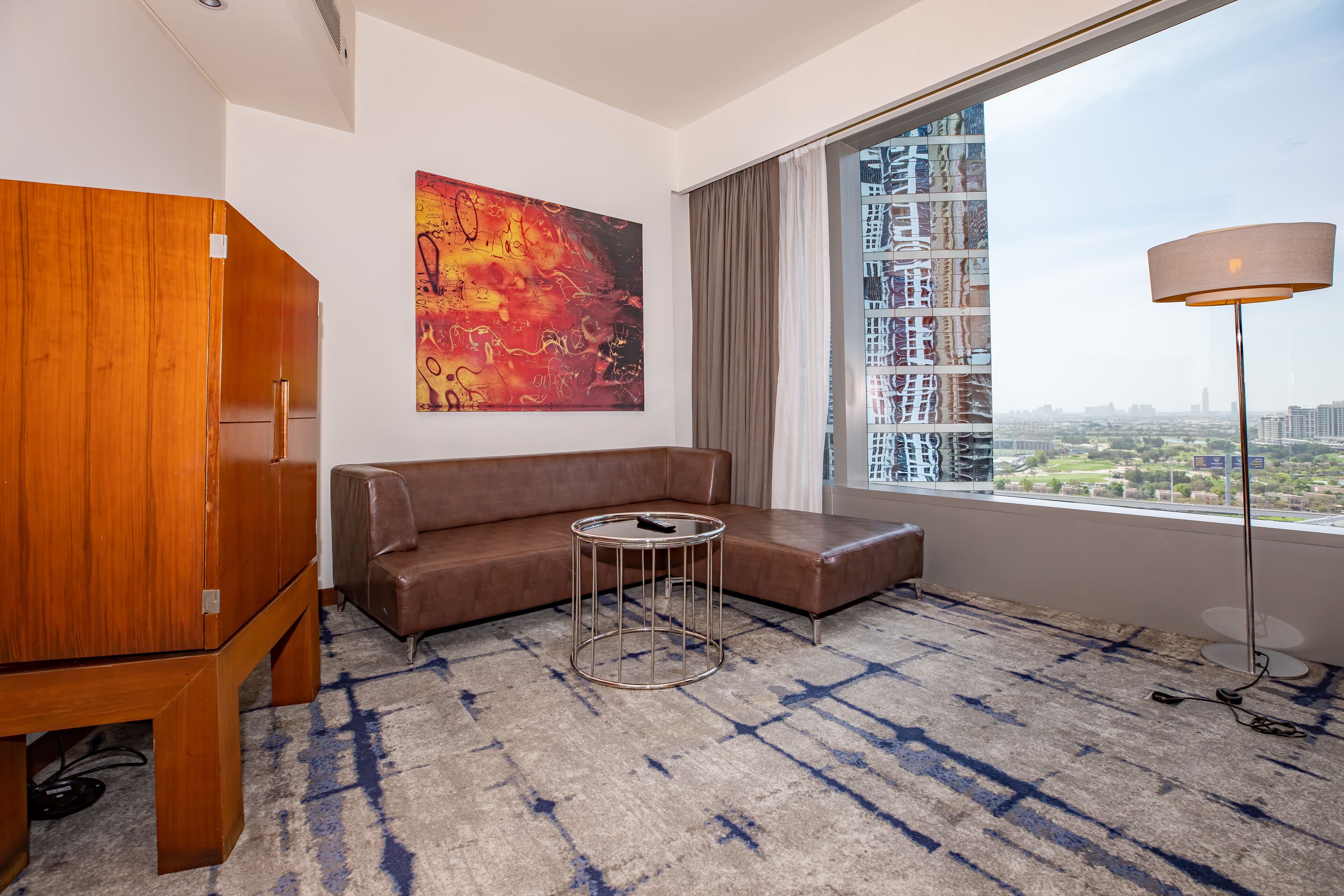 suite (chill out) | living area | flat-screen tv