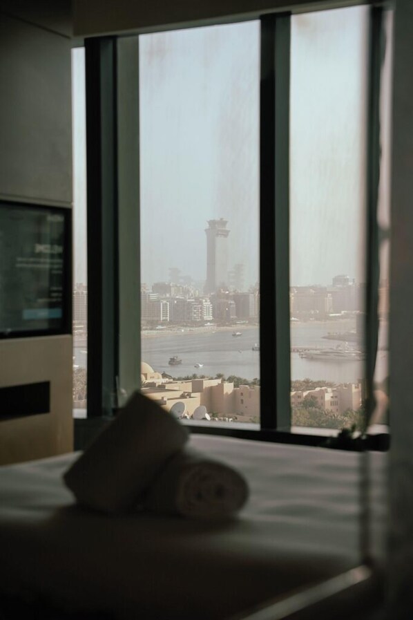 Land view from property - Media One Hotel Dubai (Dubai)