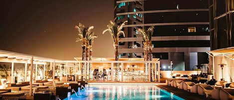 2 bares o lounges, bar junto a la alberca