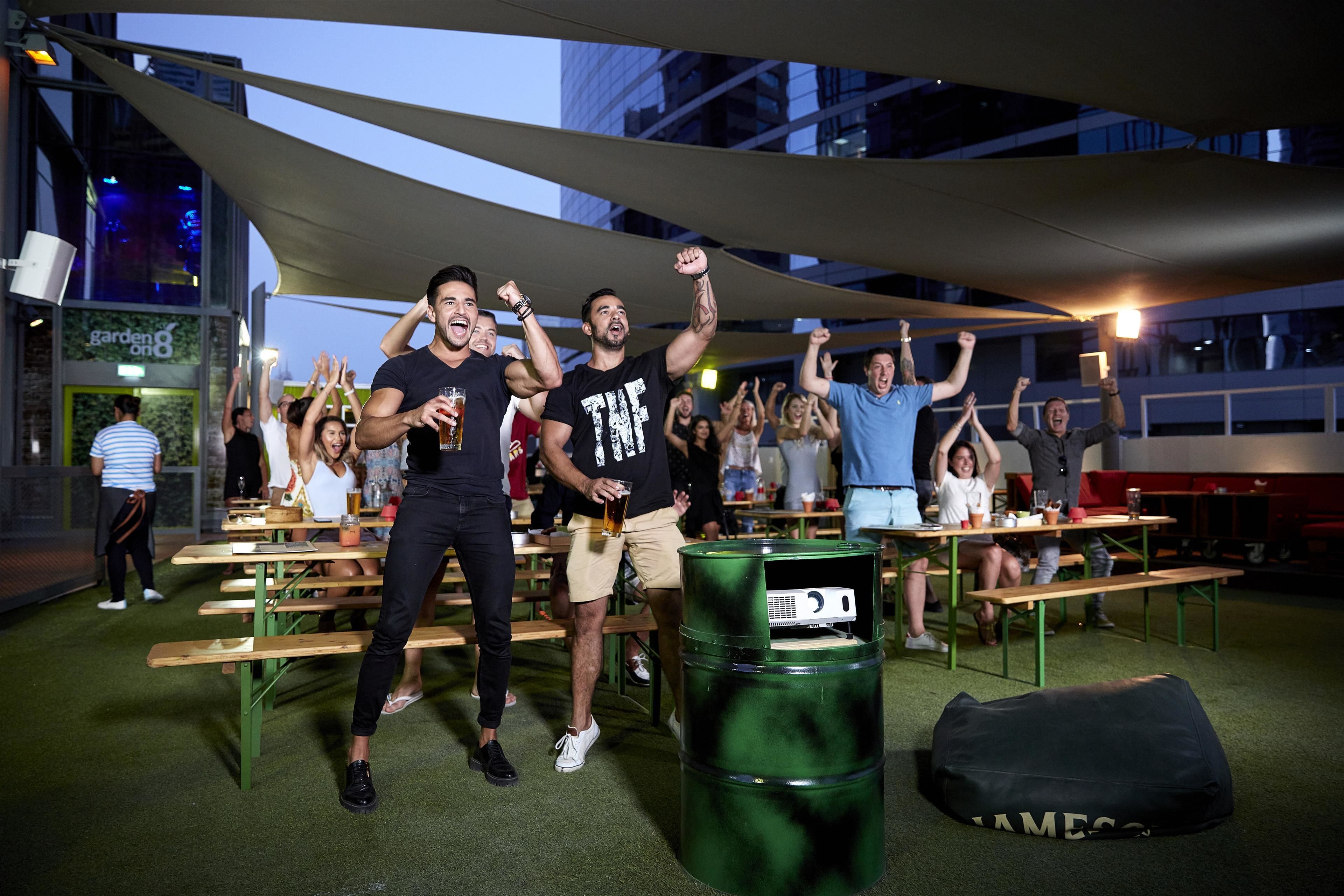 2 bars/lounges, poolside bar