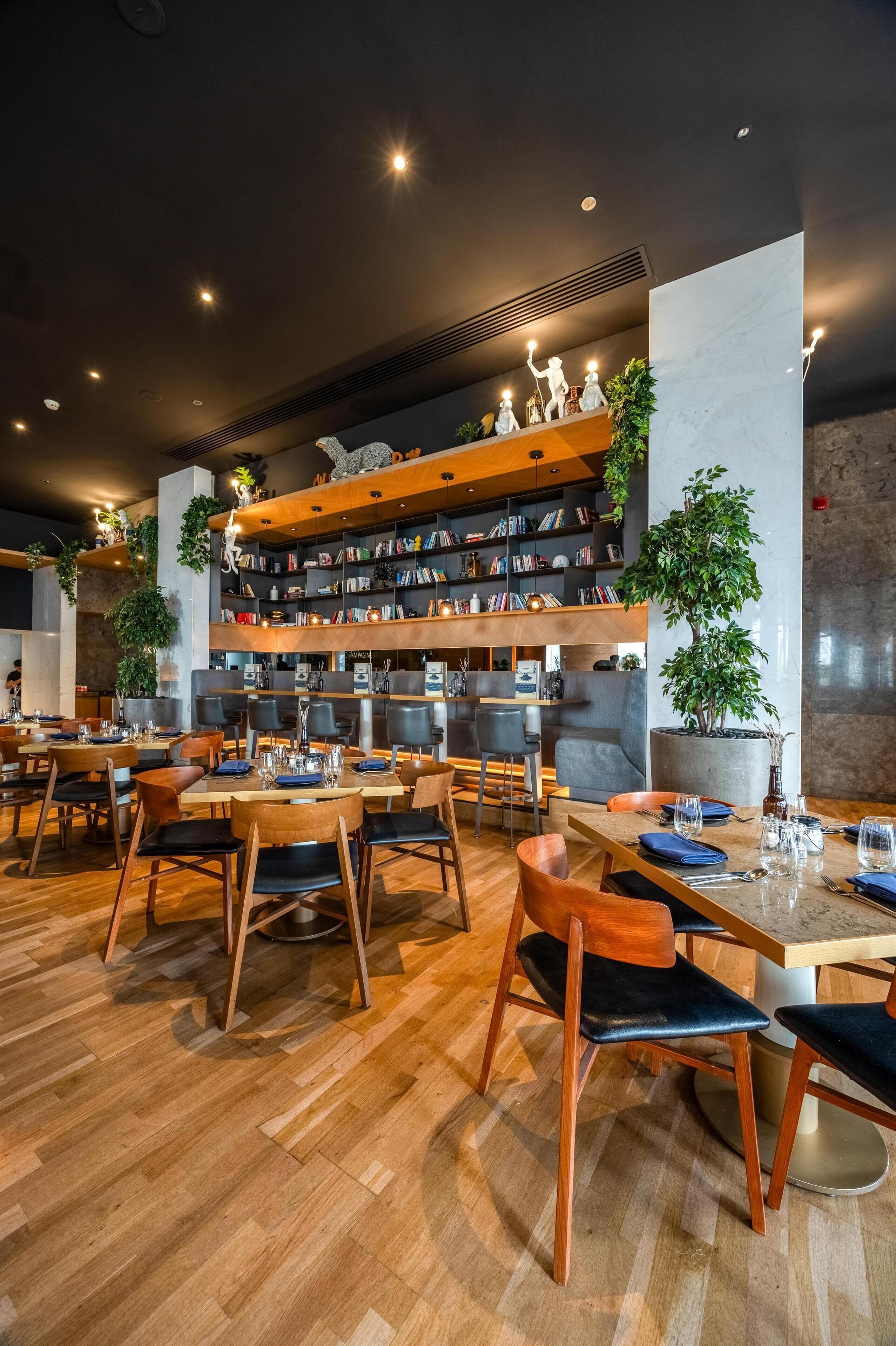 4 restaurantes: opção de café da manhã, almoço e jantar
