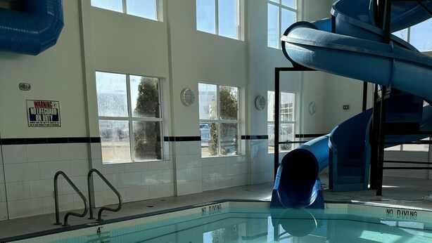 Waterslide - Best Western Plus South Edmonton Inn & Suites (Edmonton)