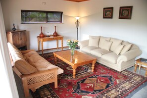 Family Cottage, 2 Bedrooms, Mountain View, Garden Area | Living room