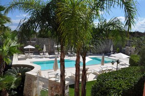 Außenpool (je nach Saison geöffnet)