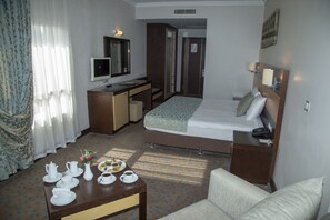 Minibar, caja de seguridad en la habitación y insonorización 