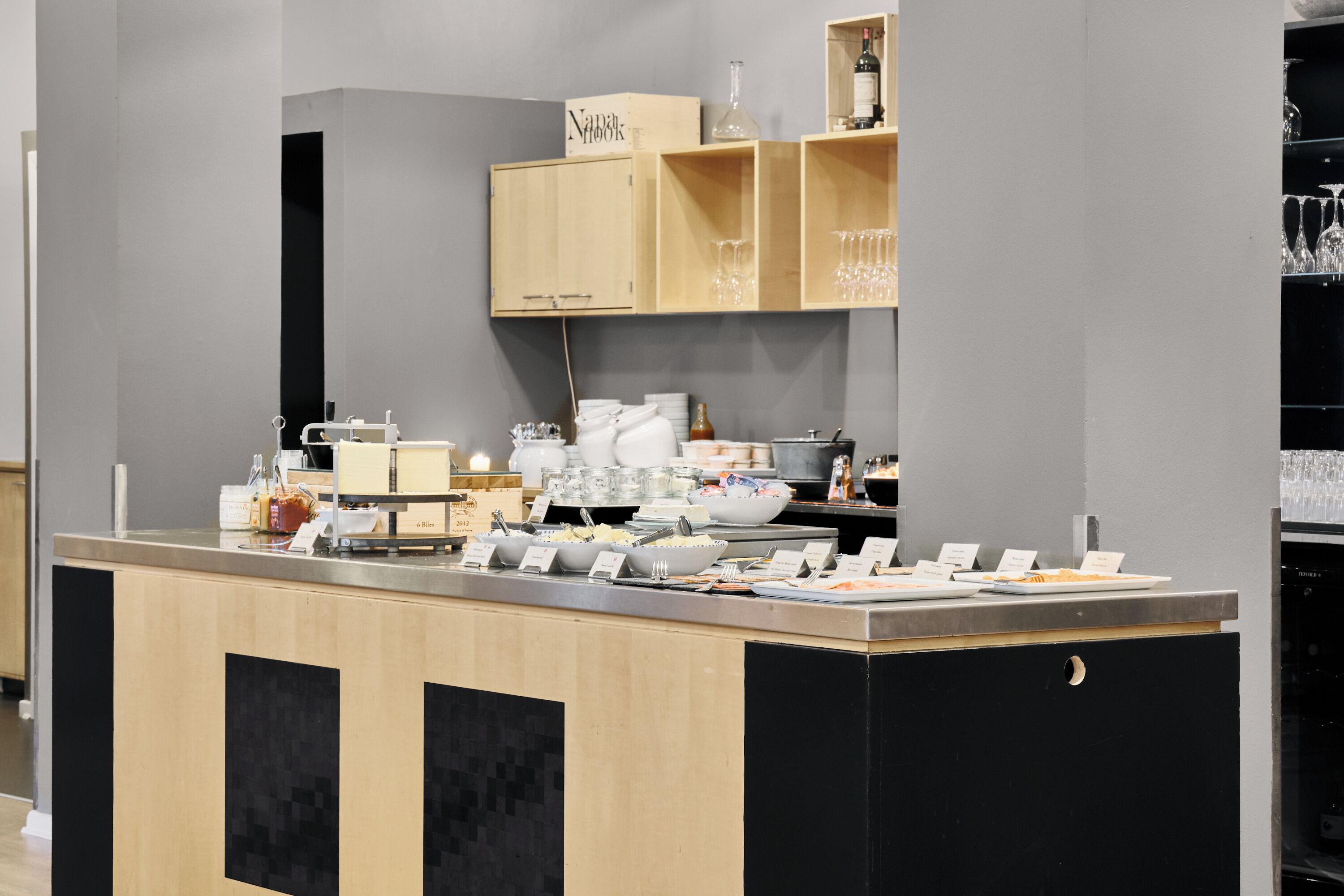 Tägliches Frühstücksbuffet (130 DKK pro Person)