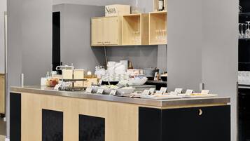 Tägliches Frühstücksbuffet (130 DKK pro Person)