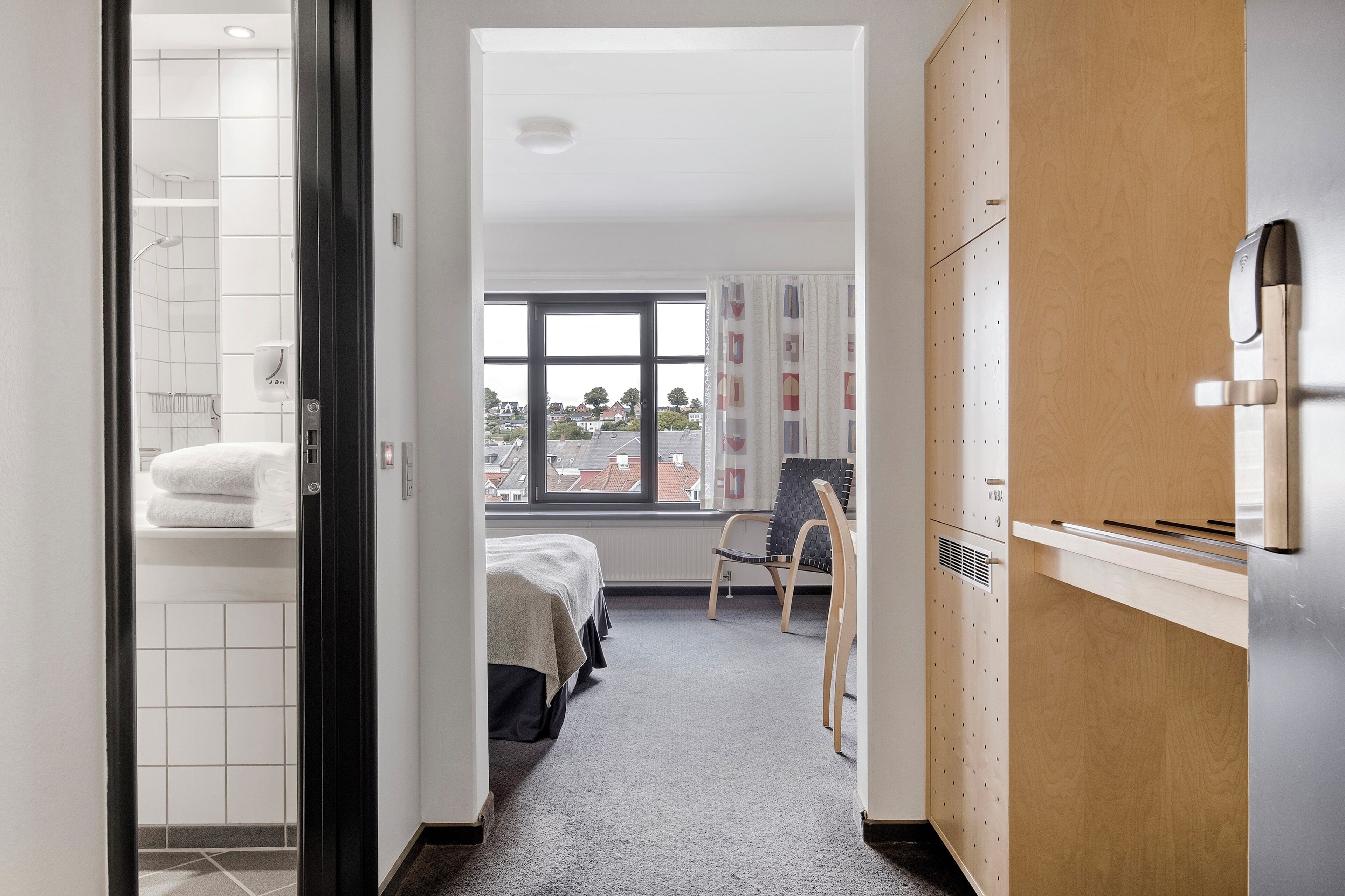 standard room, 1 double bed, non smoking | 1 bedroom, in-room safe, individually furnished, laptop workspace