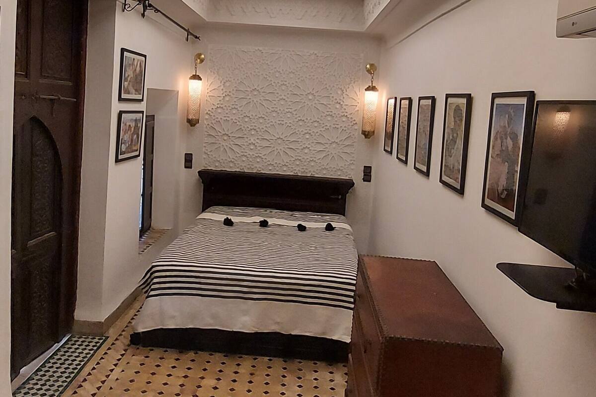 Copriletto in piuma, materassi Select Comfort, una cassaforte in camera