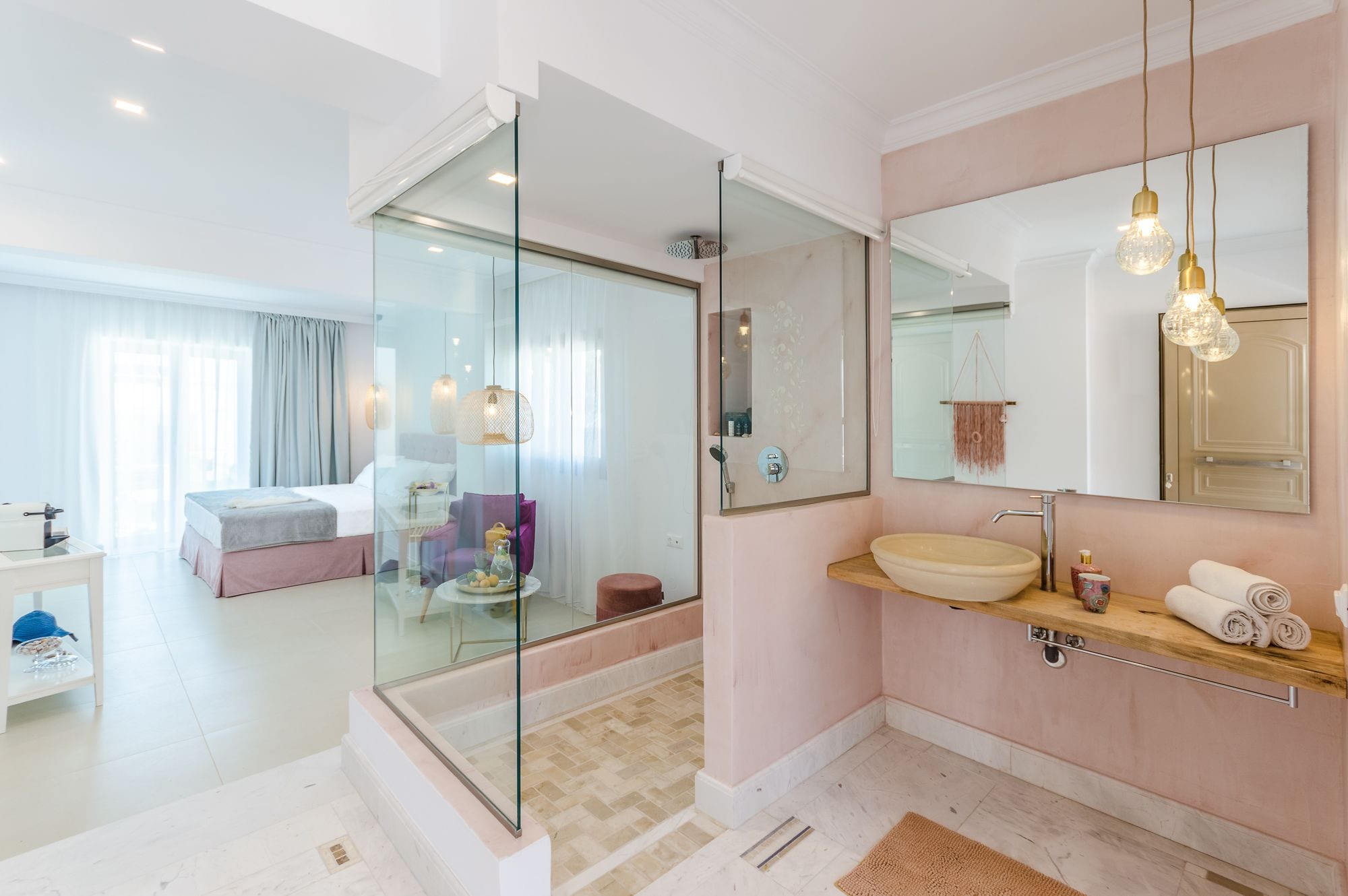 deluxe double room | iron/ironing board, free cots/infant beds, free wifi, bed sheets