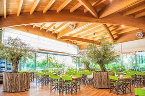 Breakfast and dinner served  - Hotel Riva degli Etruschi (San Vincenzo)