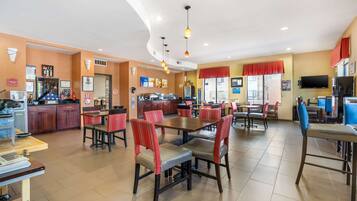 Café da manhã com buffet grátis