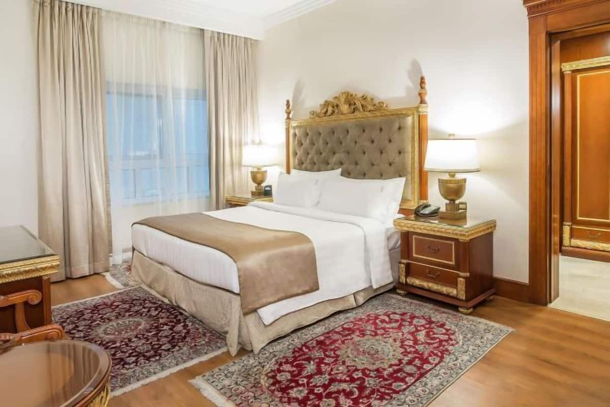 1 habitación, ropa de cama de alta calidad, cubrecamas y minibar
