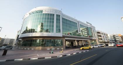 Sunday Hotel Holiday international Dubai
