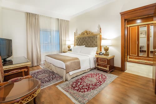 Hochwertige Bettwaren, Daunenbettdecken, Minibar, Zimmersafe