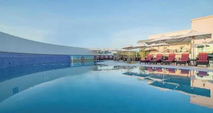 Sunday Hotel Holiday international Dubai
