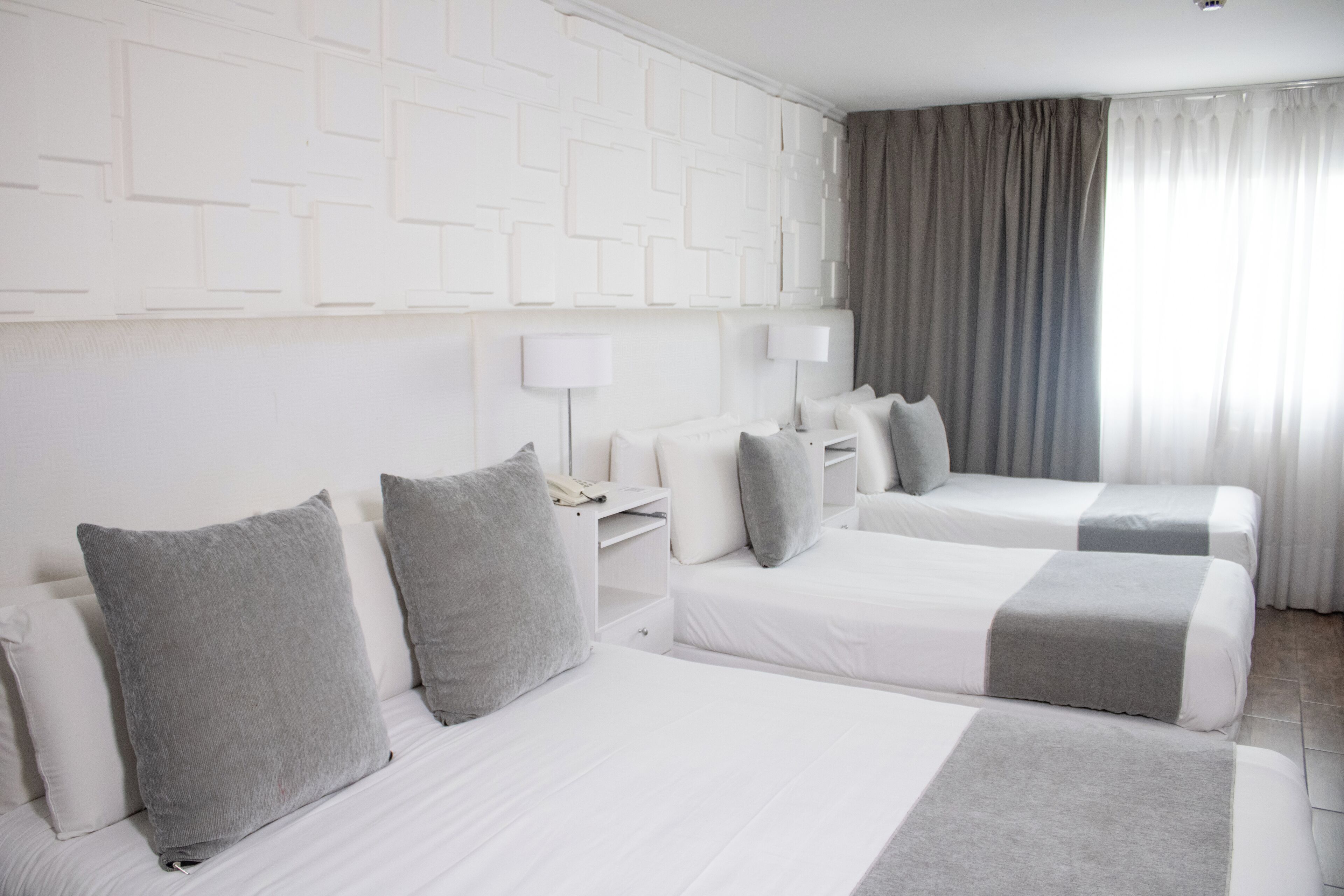 Family Room | Minibar, in-room safe, desk, soundproofing