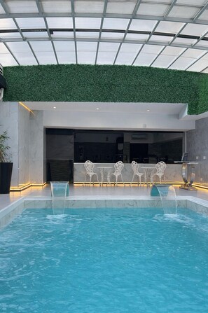 Outdoor pool - Ker Recoleta Hotel (Buenos Aires)