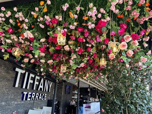 2 restaurants, breakfast served - River Side Hotel (Tbilisi)