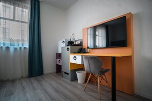 Standard Twin Room | 1 bedroom, in-room safe, individually decorated, desk
