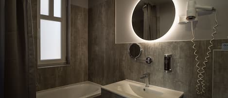 Quadruple Room with Air Conditioner | Bathroom | Shower, hair dryer, towels