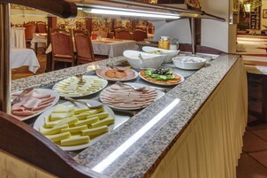 Desayuno buffet todos los días (con cargo)
