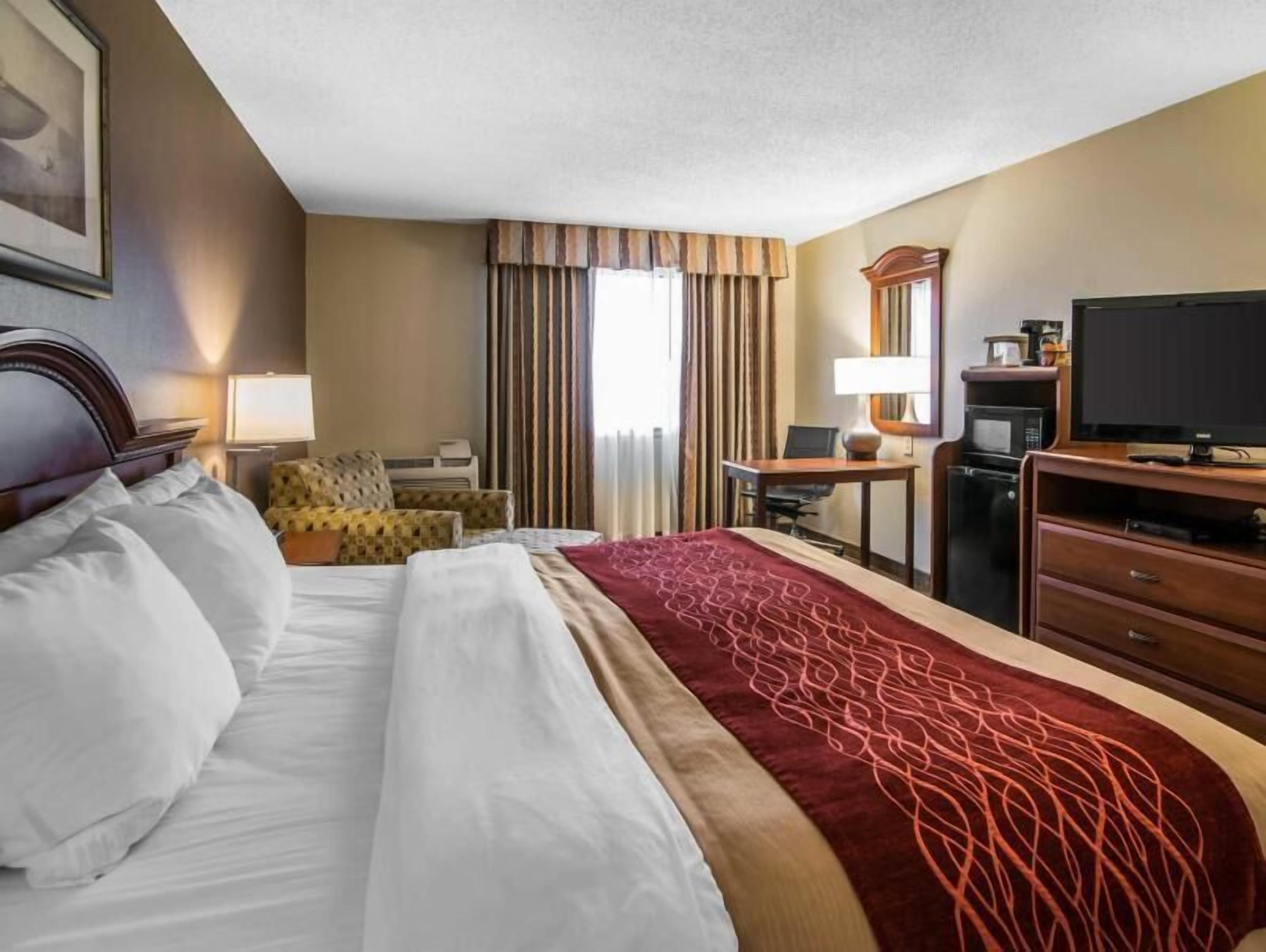 Premium bedding, pillowtop beds, in-room safe, desk