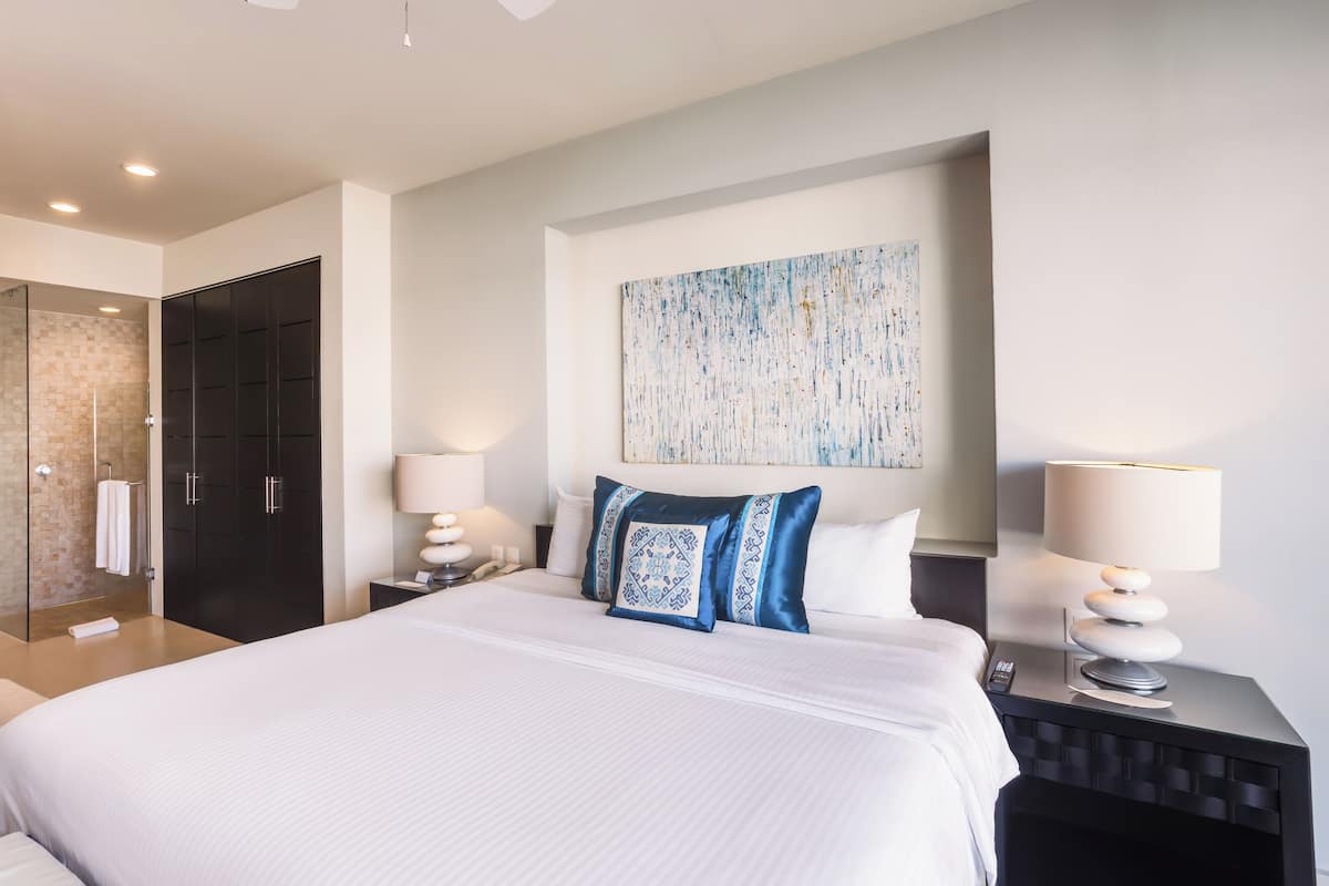 Room, 1 King Bed, Balcony