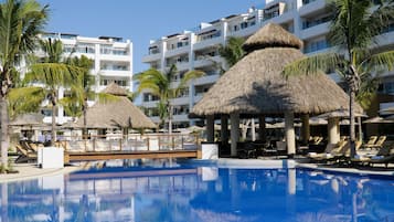 5 outdoor pools, open 7 AM to 8 PM, free cabanas, pool umbrellas