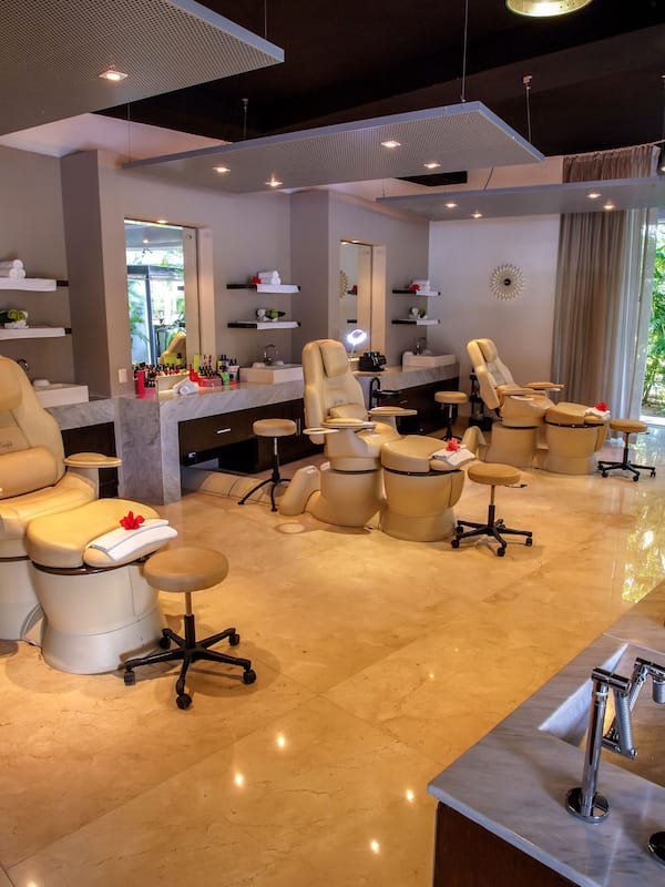 Sauna, hot tub, steam room, Turkish bath, body treatments, hydrotherapy