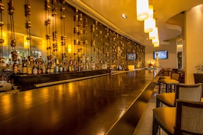 4 bars/lounges, 3 poolside bars, beach bar