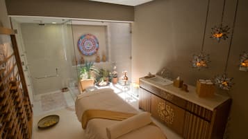 Sauna, hot tub, steam room, Turkish bath, body treatments, hydrotherapy