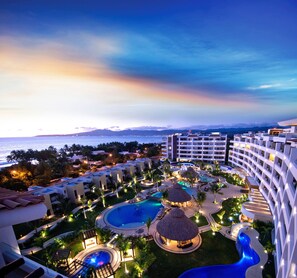 Frette Italian sheets, premium bedding, pillowtop beds, free minibar - Marival Distinct All-Inclusive Handwritten Collection (Nuevo Nayarit)
