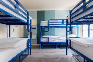 アイロン / アイロン台、WiFi (無料)、ベッドシーツ