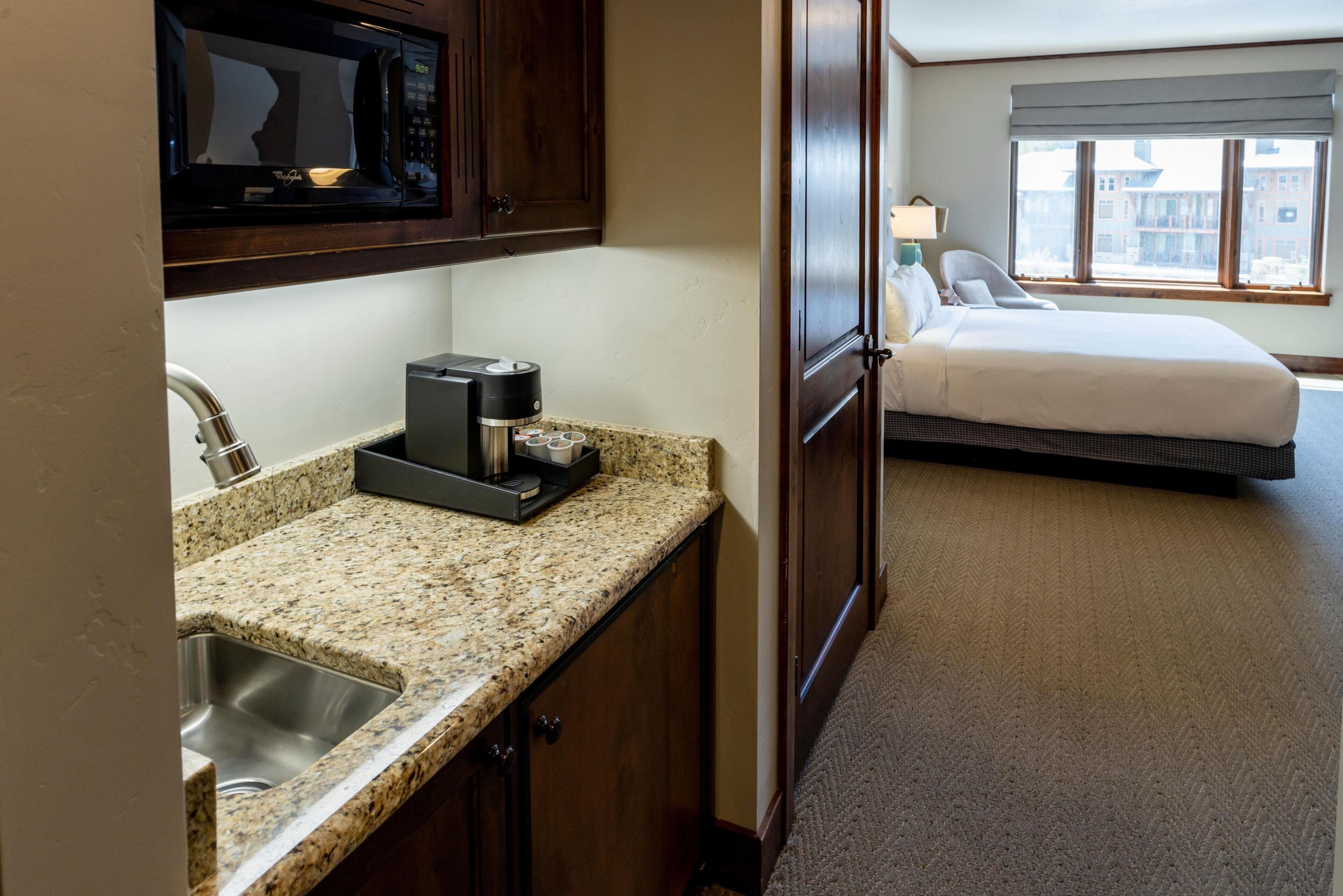 Room, 1 King Bed, Accessible (Shower) | Premium bedding, pillowtop beds, in-room safe, desk